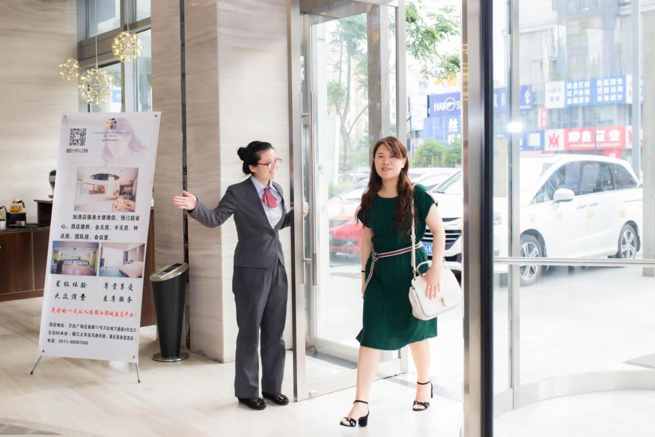 진장 메트로폴로 전장 레일웨이 스테이션 완다 플라자 외부 사진
